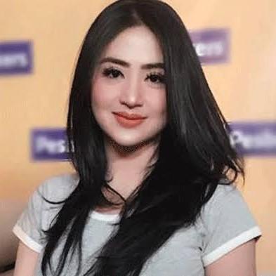 Dewi Persik