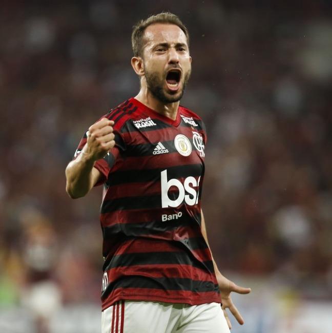 MEI Everton Ribeiro