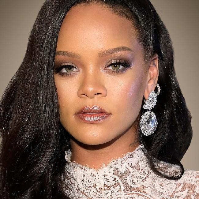 7 Rihanna