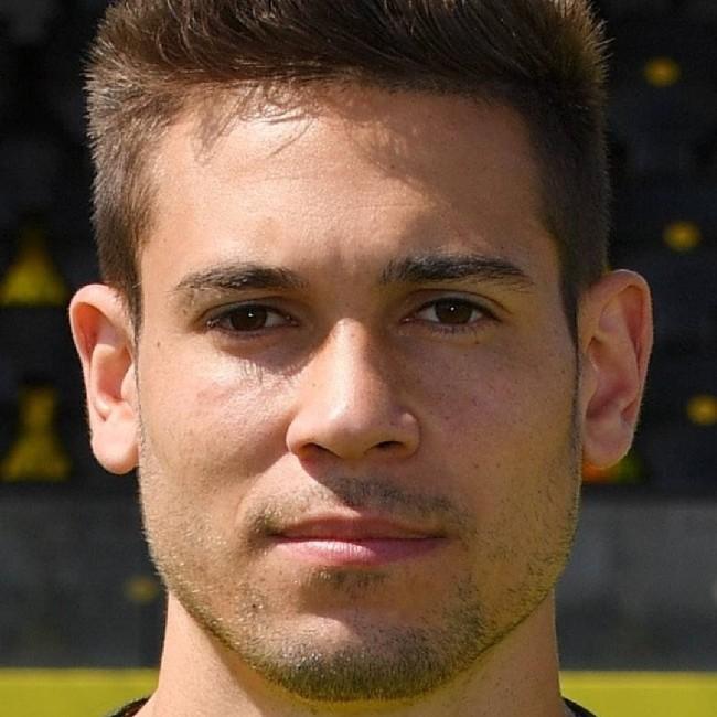 d 13 Raphaël Guerreiro