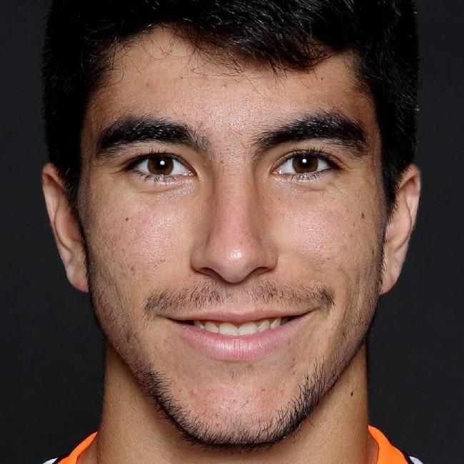 m 8 Carlos Soler