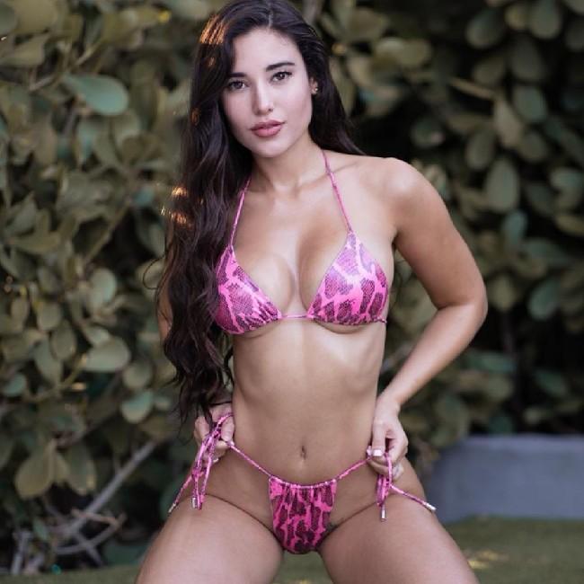 Angie Varona (LV)
