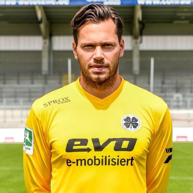 Daniel Davari