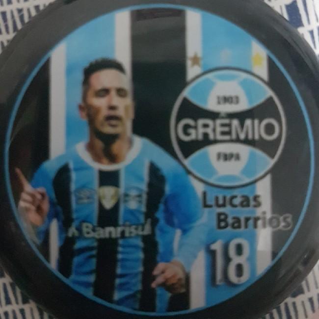 18 Lucas Barrios