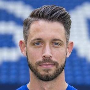 <>ST Mark Uth