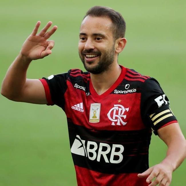 Éverton Ribeiro