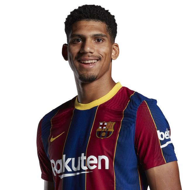 R. Araújo (CB)