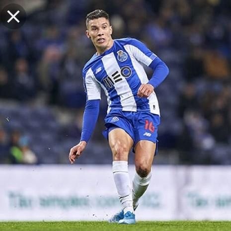 Mateus Uribe