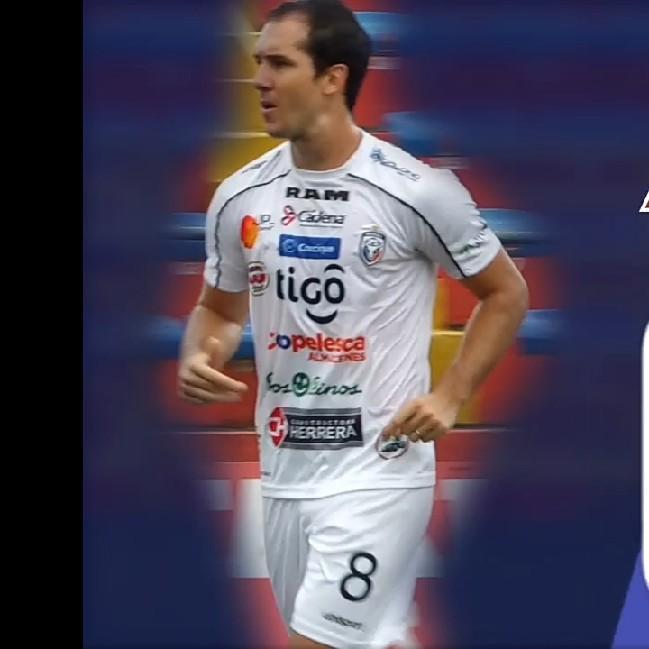 8 Álvaro Aguilar