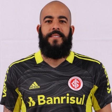 (G) Danilo Fernandes