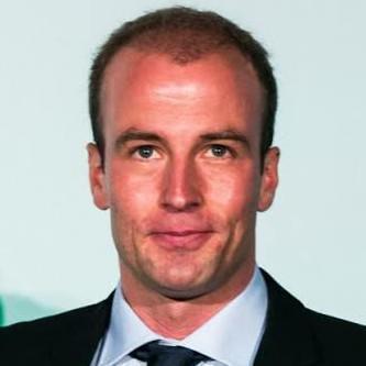 * COACH: Sebastian HOENEß