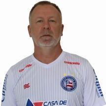 (T) Mano Menezes