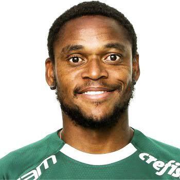 Luis Adriano