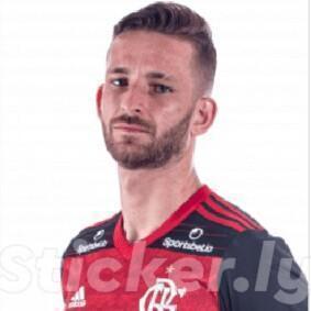 LÉO PEREIRA