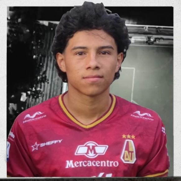 Harry Noreña. 11