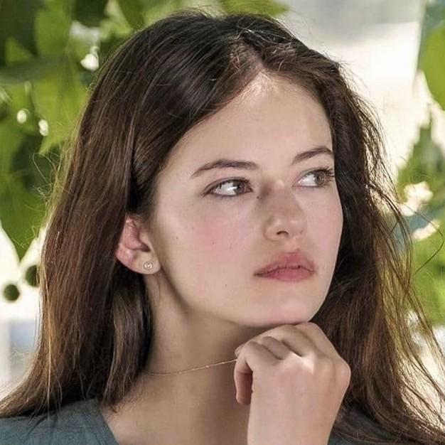 Mackenzie Foy