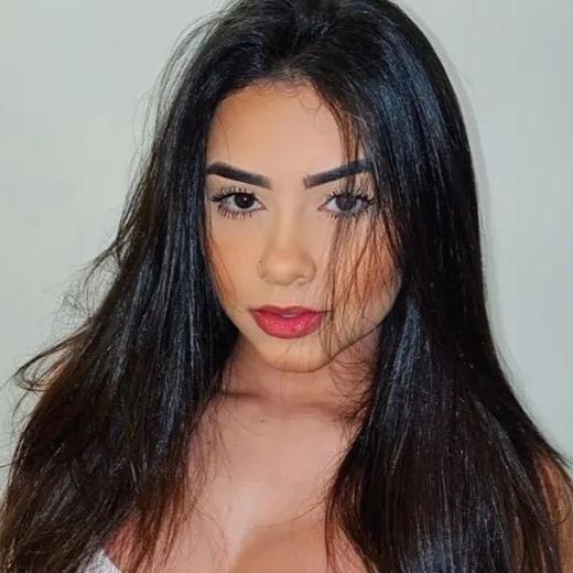TAINÁ COSTA