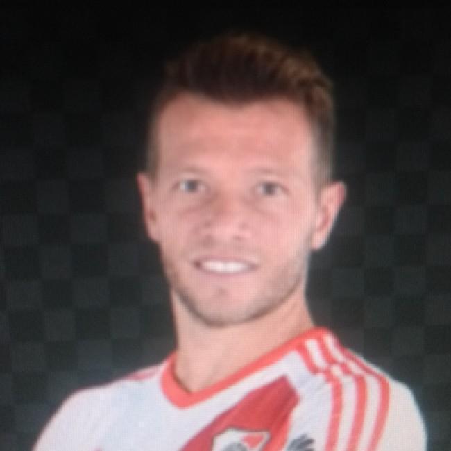 16- Nicolás Domingo (zagueiro)