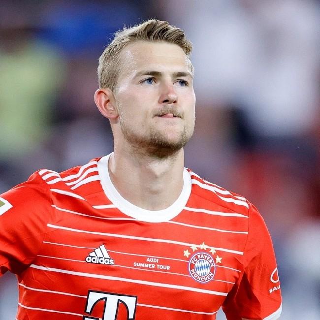 .M.De Ligt