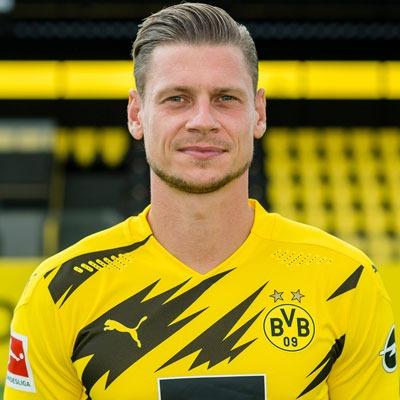 L. PISZCZEK