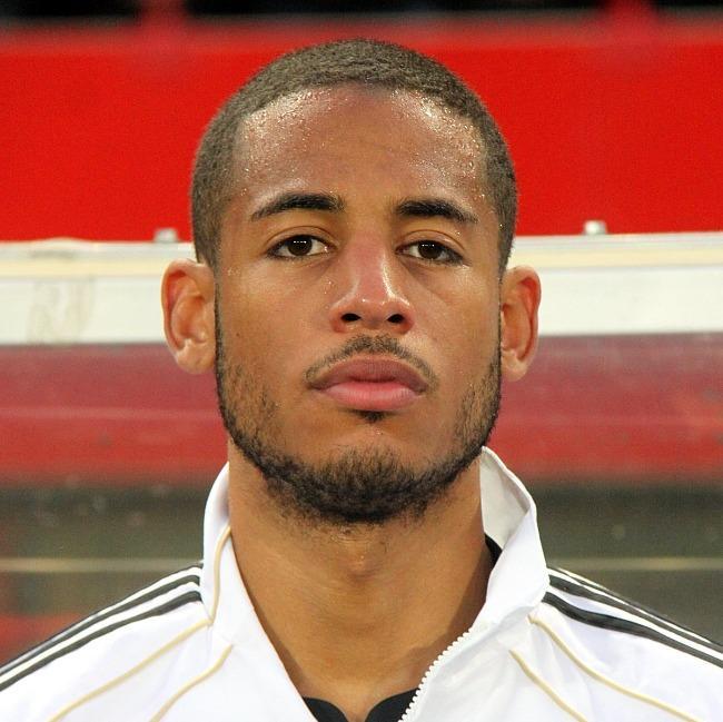 Dennis Aogo