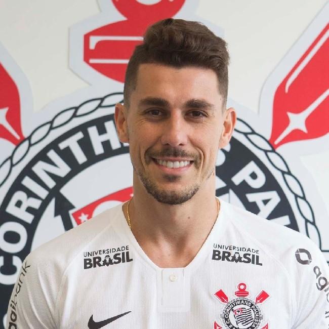 D. Avelar