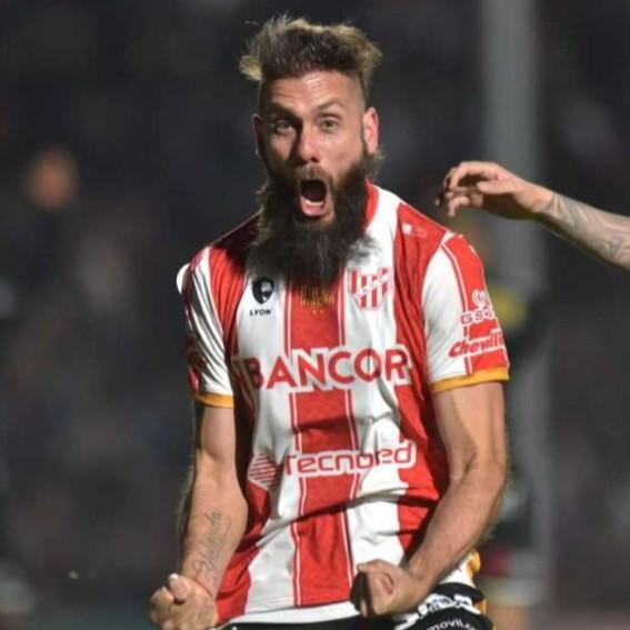 🇦🇷 Ezequiel Parnisari