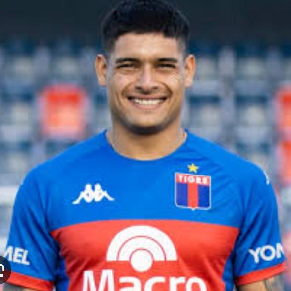 🇦🇷 Juan Cruz Esquivel