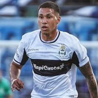 🇺🇾 Rodrigo Saravia