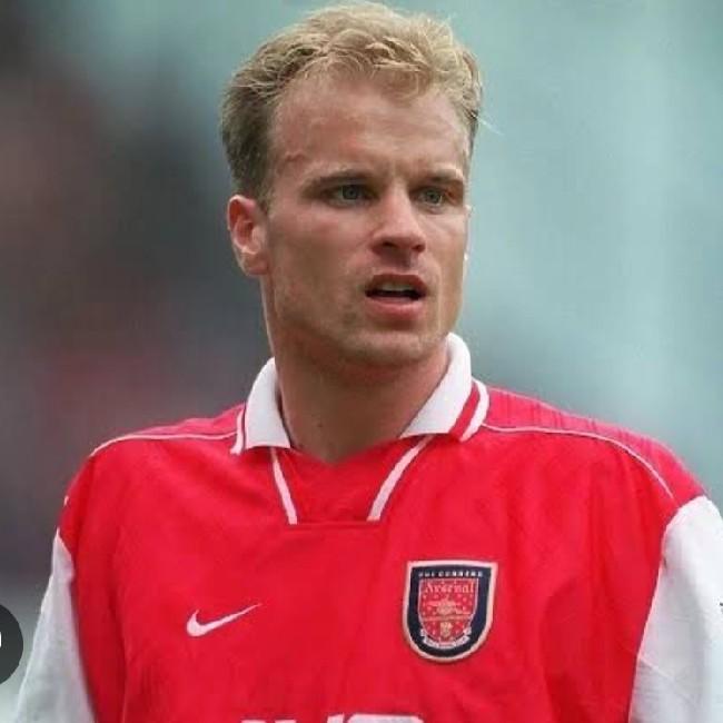 Bergkamp(ST)