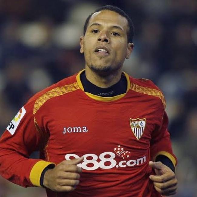 Luis Fabiano(ST)