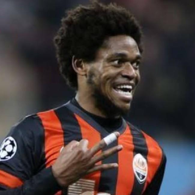 Luiz Adriano(ST)