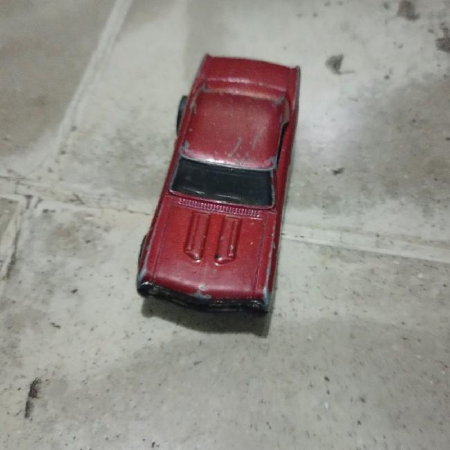 Escorpión rojo