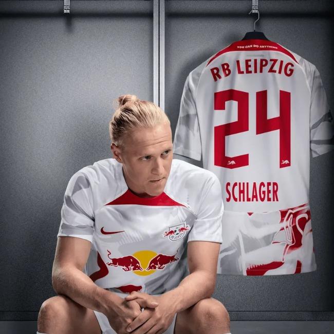 X. Schlager