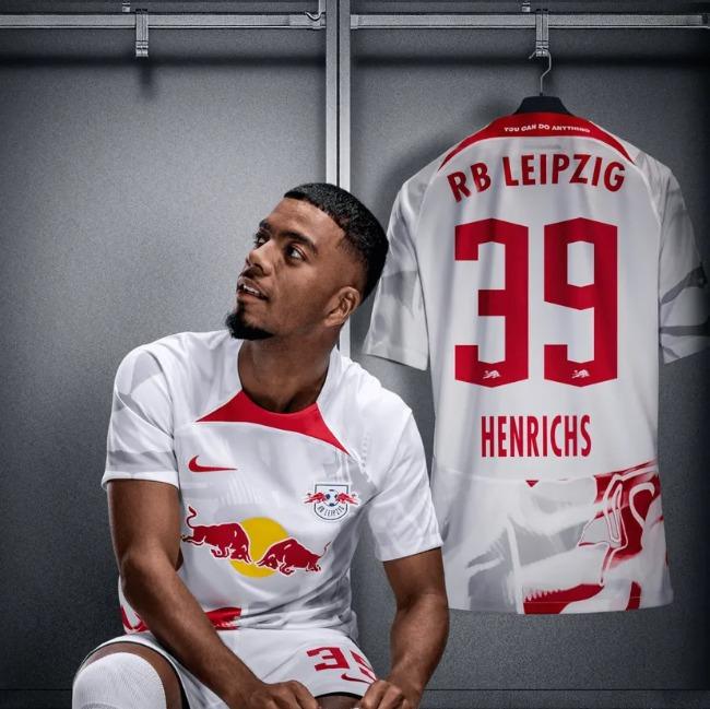 B. Henrichs