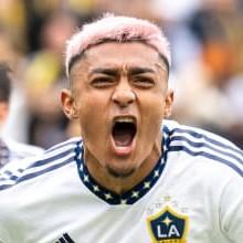 Julian Araujo