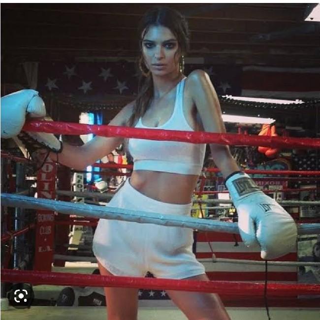 Emily Ratajkowski