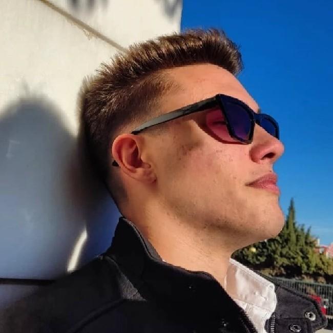 Manu Robles