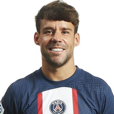 14 Juan Bernat