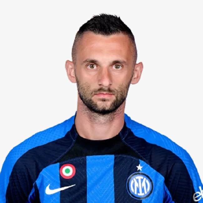 77 Marcelo Brozovic
