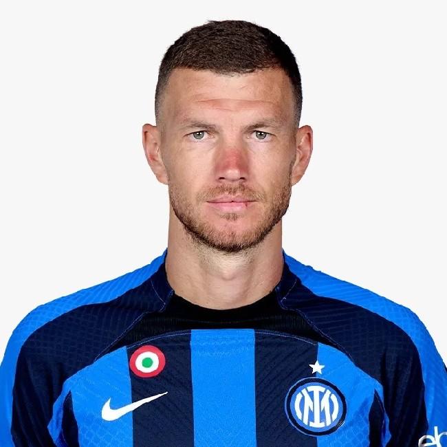 9 Edin Dzeko