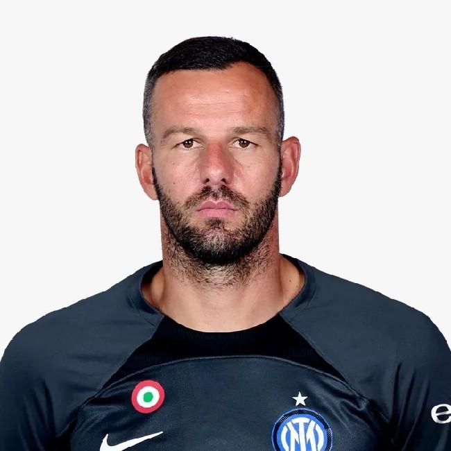 1 Samir Handanovic