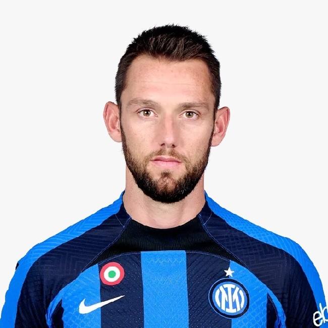 6 Stefan De Vrij