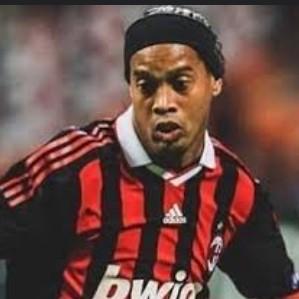 Ronaldinho(43🏟15⚽️19🅰️)