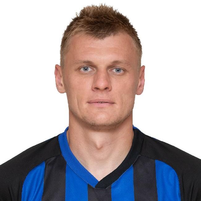 Роман Емельянов