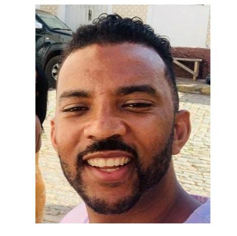 ADILSON CARLOS MORAES DE CASTRO
