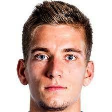 Dennis Praet