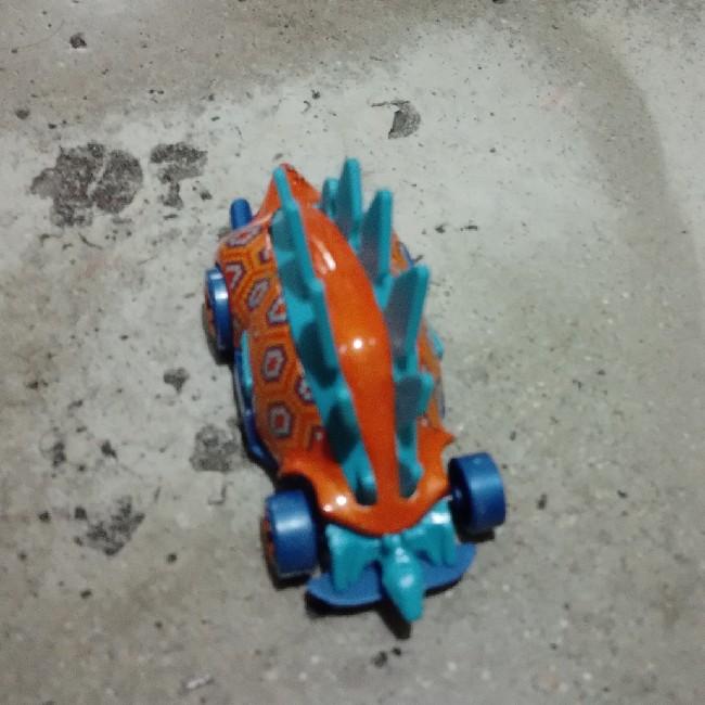Dinosaurio naranjita