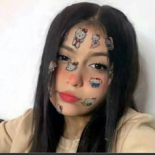 Julia                                               meio titular
