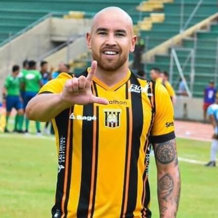 🇺🇾 Junior Arias